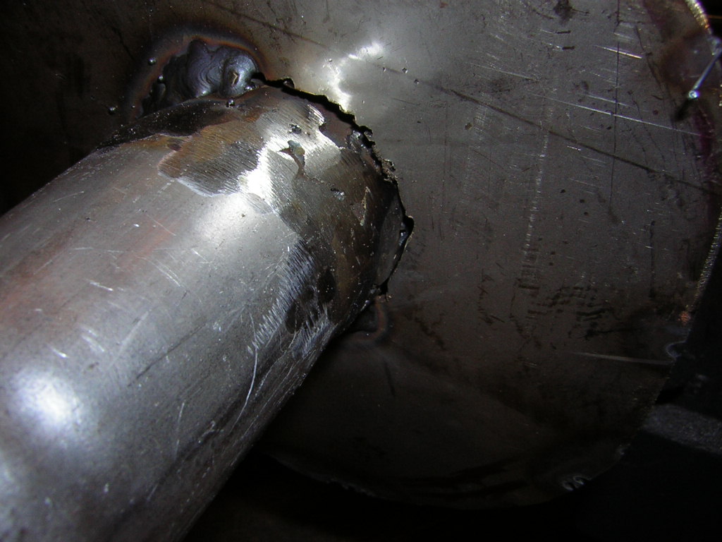 BMW muffler tack welds