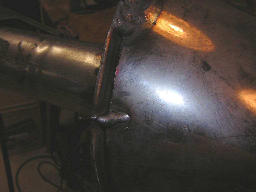 BMW muffler tack welds