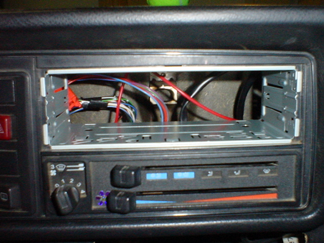 VW Cabriolet, CD player, radio, install