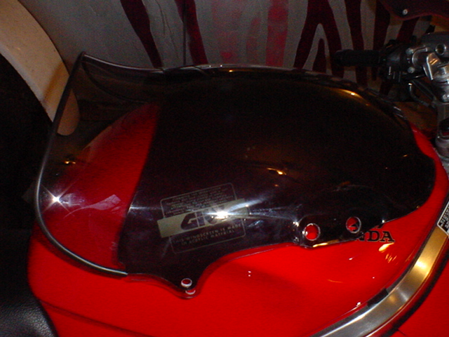 Honda VFR750 Interceptor Givi windscreen