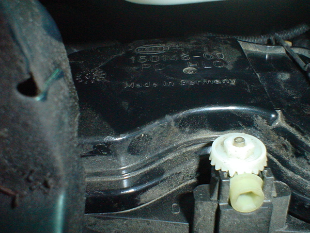 Golf III (3) year 2000 head light replacement